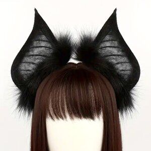 The rim with Bat Ears is black